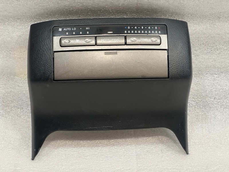 03-07 LEXUS GX470 REAR CLIMATE CONTROL/ ENTERTAINMENT AUDIO W/ TRIM 55900-60810