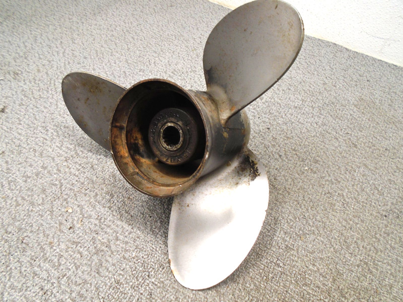 JOHNSON/EVINRUDE OMC STAINLESS PROPELLER 431930 LEFT HAND ROT 15 DIA X 17P