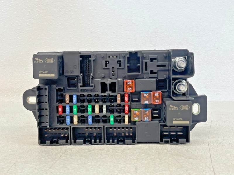 ⭐2018-2024 JAGUAR F-TYPE REAR TRUNK MOUNTED FUSE RELAY JUNCTION BOX OEM LOT2620