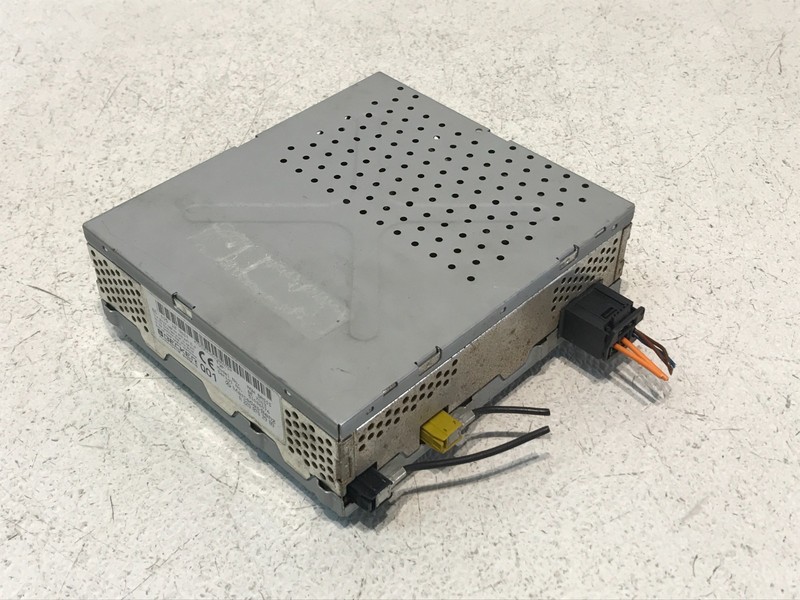 04-08 Mercedes R230 SL500 Amplifier Amp Audio Becker A2208702989 OEM