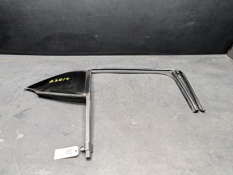 Rear Right Door Window Vent Glass 2022 Buick Envision 84997317 2021 2023