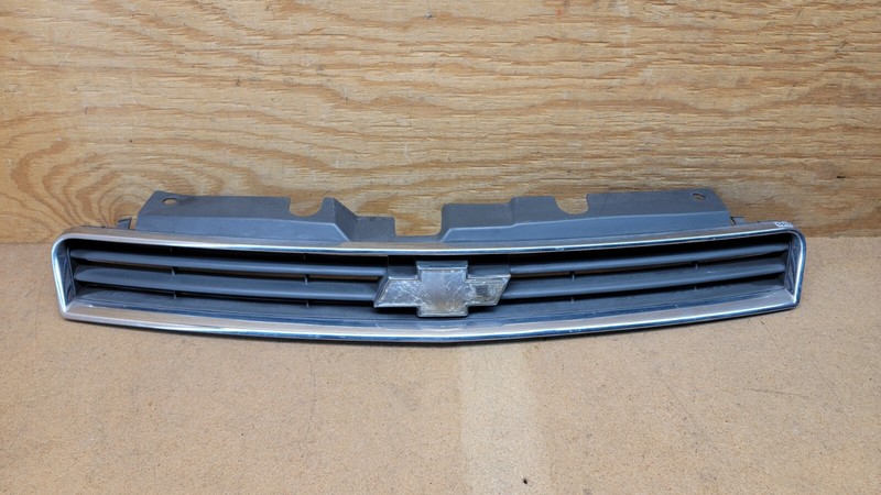 2006 07 08 09 10 2011 CHEVROLET IMPALA Front Bumper UPPER GRILLE With Emblem OEM