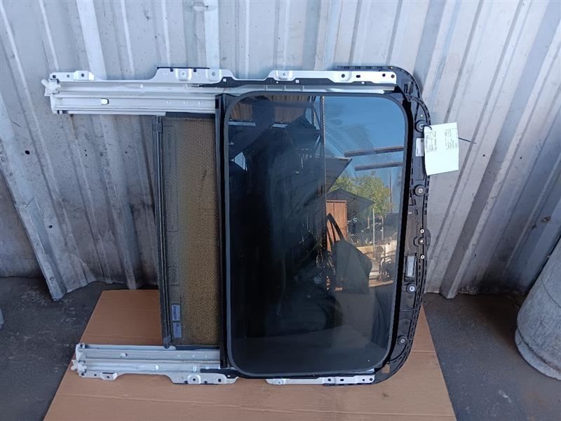 17-23 Mercedes 213 E300 E350 Sun Roof With Track Motor 2137803201