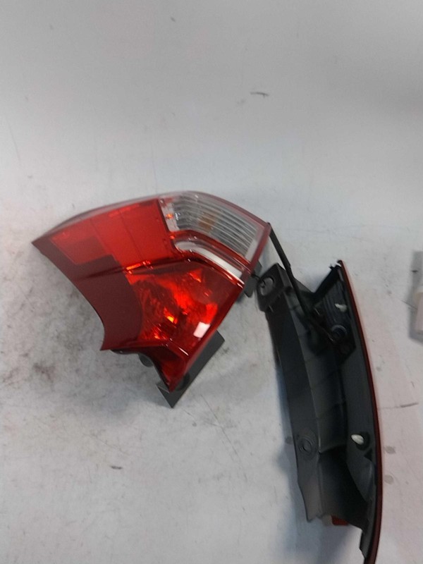 2015-2016 Honda CR-V Right Upper Tail Light Assembly Blue - Used, Scuffs