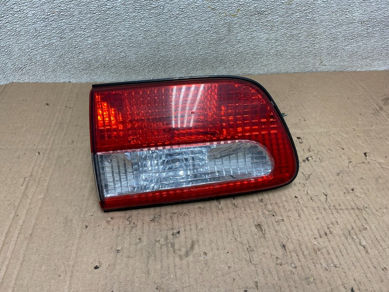 2001 2002 2003 Toyota Sienna Left Driver Lh Side Inner Tail Light OEM Y0132 DW