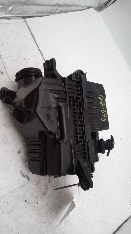 Used Air Cleaner Assembly fits: 2020 Hyundai AccentGrade A