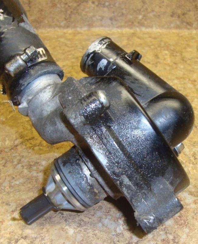2012 Suzuki GSX-R750 GSXR 750 GSXR750 Engine Coolant Water Pump Housing Cooling