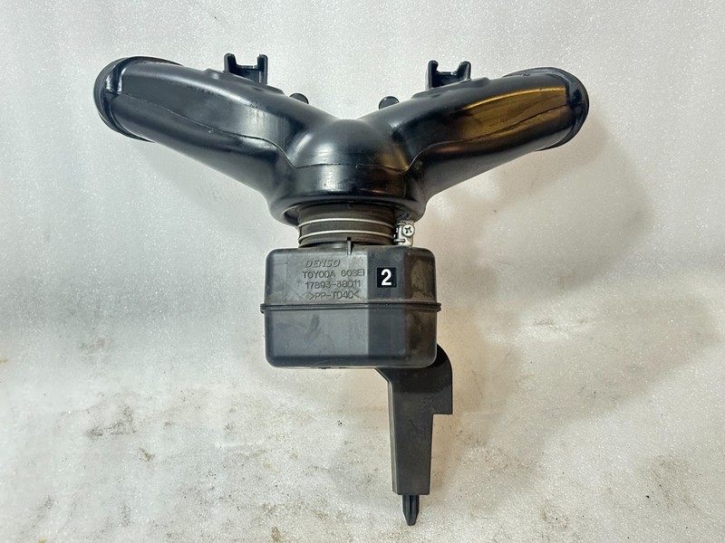 2007-2012 Lexus Ls460 Passenger Air Cleaner Intake Box 17893-38011