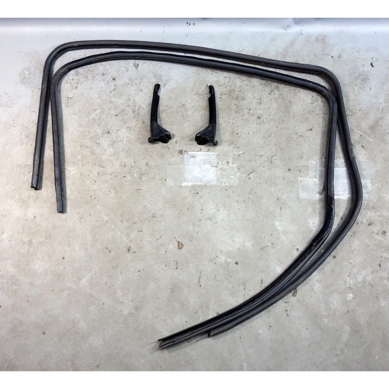 Damaged 1987-1993 BMW 3-Series Convertible Door Seal Set Left Right OEM