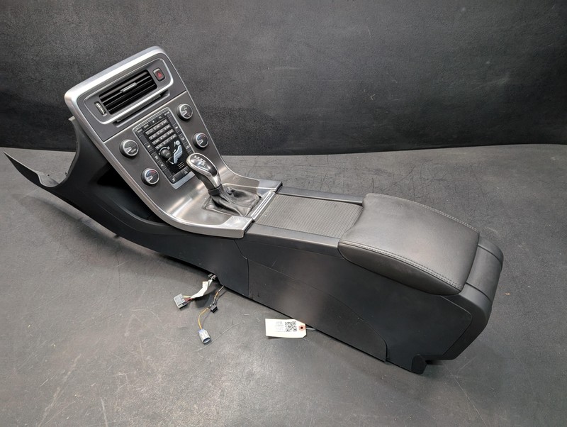 Center Console Assy 2015 Volvo S60 39819457 2014 2016 2017 2018