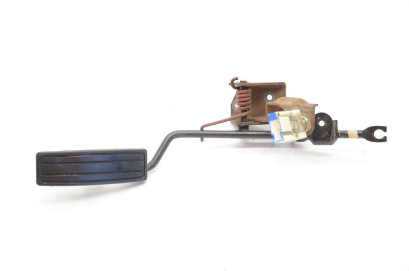94-95 Nissan Pickup D21 Accelerator Gas Pedal