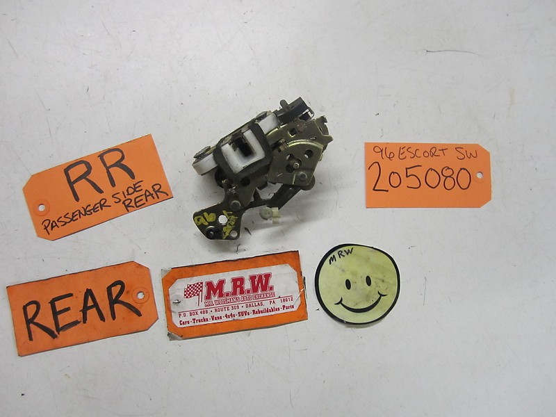 DOOR LATCH MANUAL LOCK RIGHT PASSENGER BACK REAR R RH RR CAR 91-96 ESCORT TRACER
