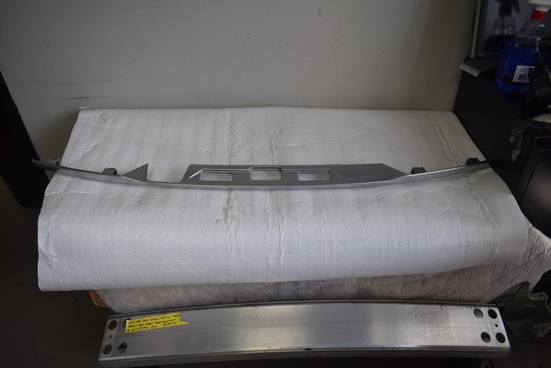2012-2016 LAND ROVER EVOQUE REAR TAILGATE TRIM PANEL MOLDING BEZEL CK1UA40406 OE