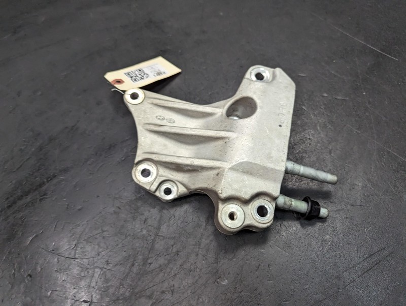 Engine Lower Mount Bracket 2019 Kia Optima 21670-2GGB1 2016 2017 2018 2020