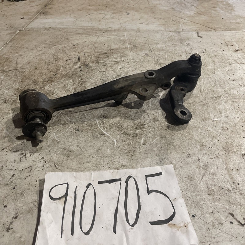 1995-97 LEXUS LS400 RIGHT PASSENGER SIDE FRONT LOWER CONTROL ARM