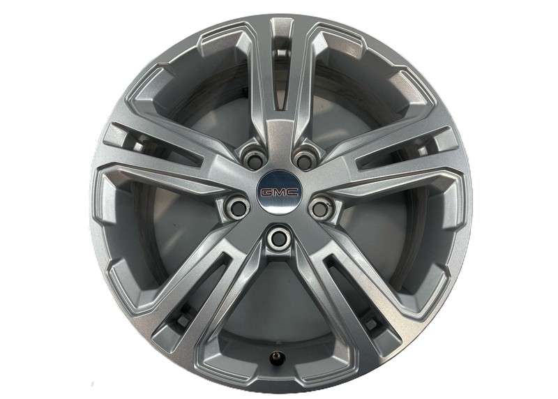 2018-2024 GMC Terrain 17x7 Silver Rim W/ Center Cap OEM 140 Miles 23354524