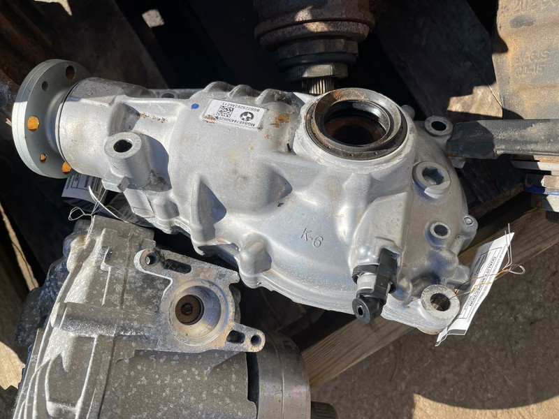 2019 2020 BMW X5 G05 3.0L FRONT CARRIER DIFFERENTIAL CASE OEM 3.38 RATIO 2K MILE