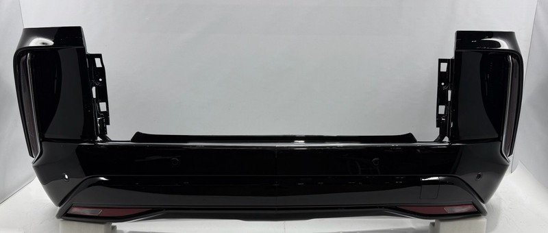 2023 Cadillac Lyriq Rear Bumper Assembly Black Meets Kettle GB8 has Scratches