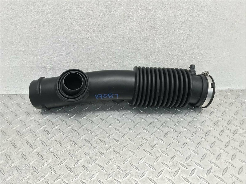 2002-2004 ENVOY XL TRAILBLAZER EXT AIR CLEANER HOSE ONLY OEM 15200796