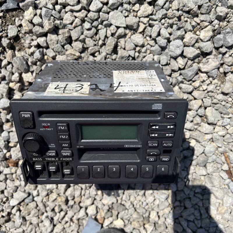 VOLVO V70 XC Stereo AM FM Cassette CD Player Radio Fits 1998 1999 2000