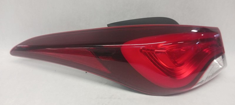 14-'16 HYUNDAI ELANTRA driver outer Taillight Korea incandescent OEM Grade A!