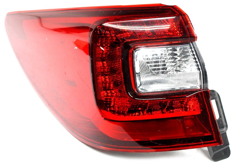 OEM Left Driver Side LED Tail Lamp For Subaru Outback 84912-AL06A Lens Chip