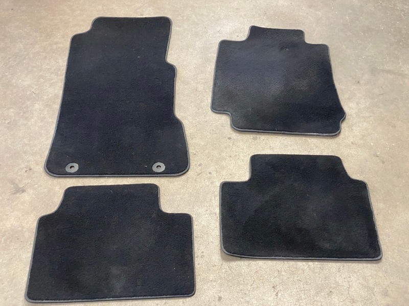 2017-2019 ALFA ROMEO GIULIA FRONT & REAR FLOOR MAT CARPET SET OEM LOT764