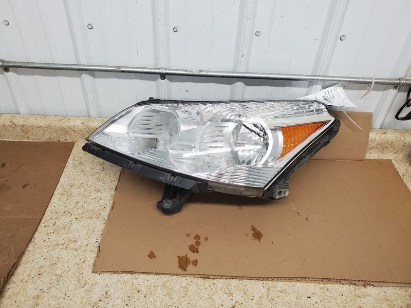 Driver Left Headlight Without Projector Beam Fits 09-12 TRAVERSE 299931