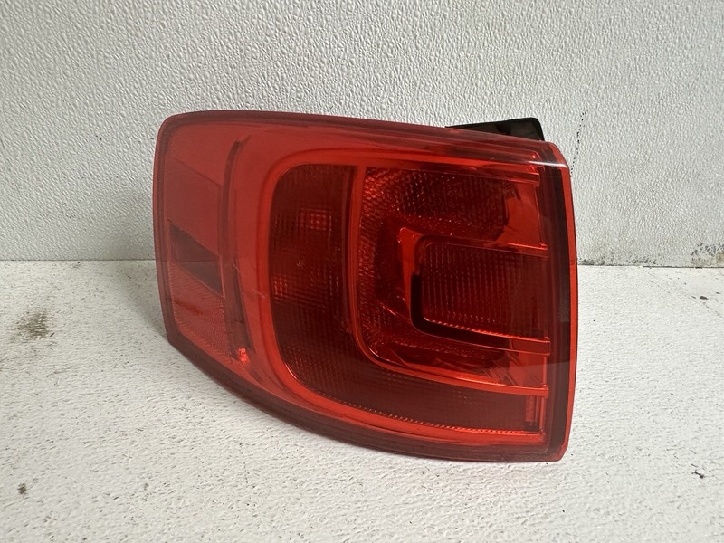 2013-2014 VW Jetta GLI Left Driver Qrt Mtd Tail Light Lamp Taillight Taillamp