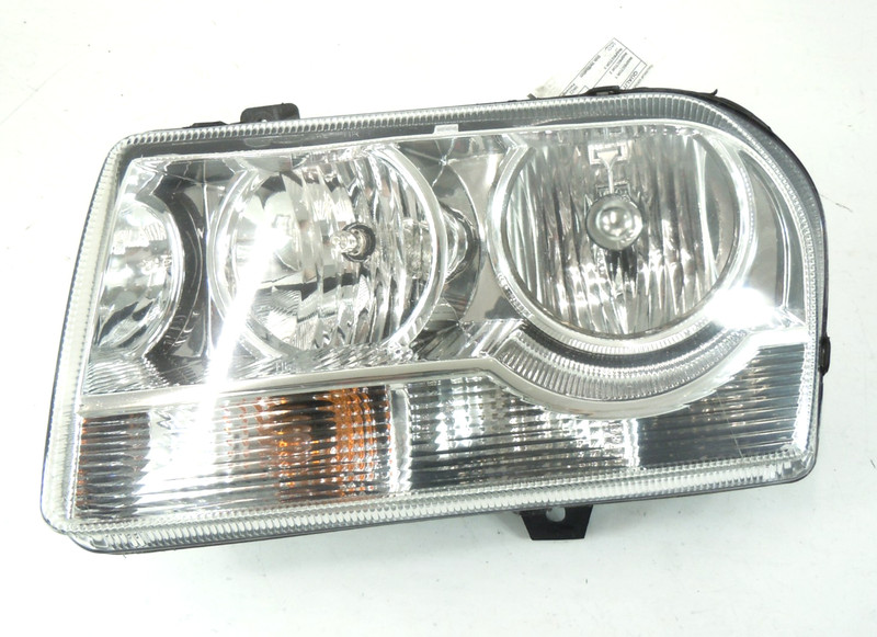 2005-2007 Chrysler 300 Halogen Headlight Driver Left W/O Projector
