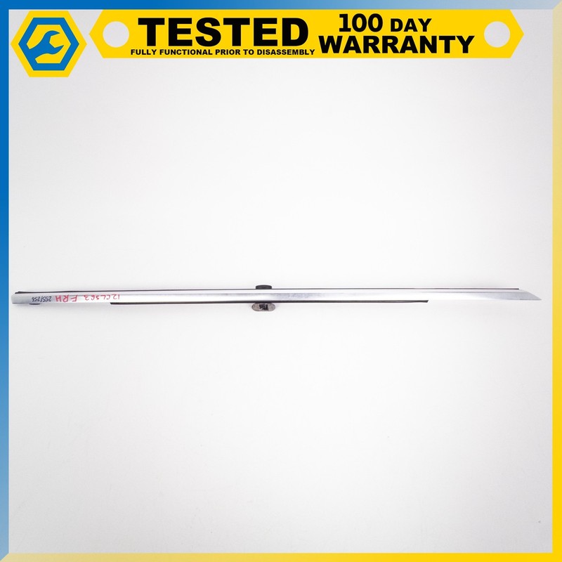 12-18 MERCEDES-BENZ CLS63 AMG CLS550 FRONT RIGHT DOOR WINDOW BELT MOLDING OEM