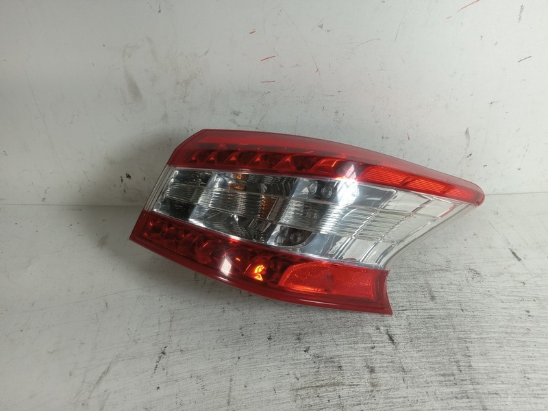 2013-2015 Nissan Sentra Right Rear Outer Tail Light Lamp 26550-3SG0A OEM 15232