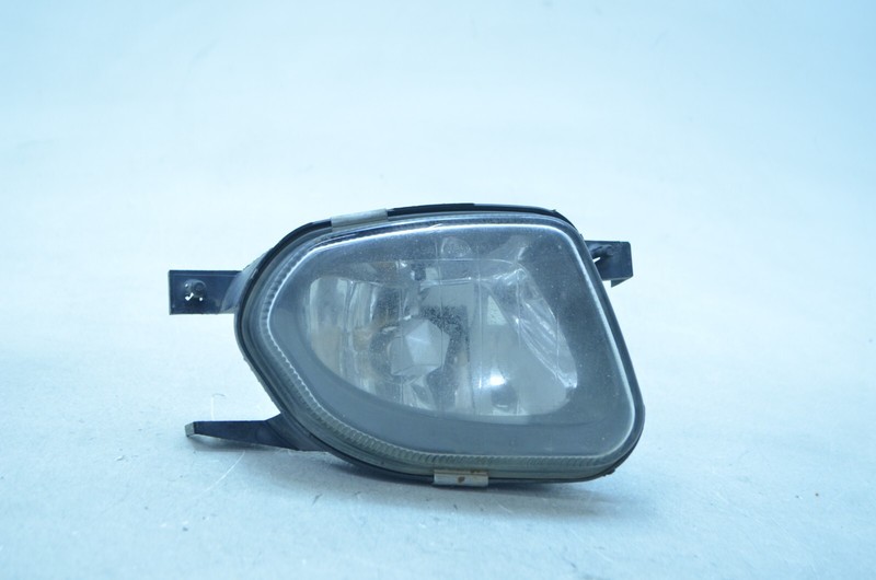 03-06 MERCEDES-BENZ W211 E500 FRONT RIGHT PASSENGER SIDE FOG LIGHT LAMP OEM