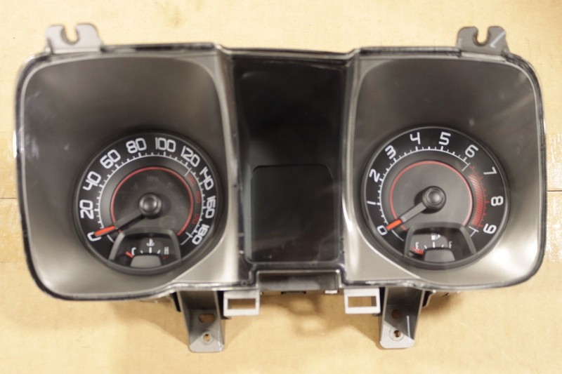 2010-2011 Chevrolet Camaro SS Cluster Speedometer Gauge OEM 92242410 *USED*