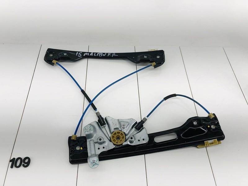 13-15 CHEVROLET MALIBU FRONT RIGHT PASSENGER SIDE DOOR WINDOW REGULATOR OEM