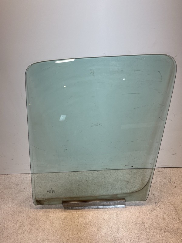 02-06 Mercedes Dodge Sprinter T1N Front Left Driver Side Door Glass Window