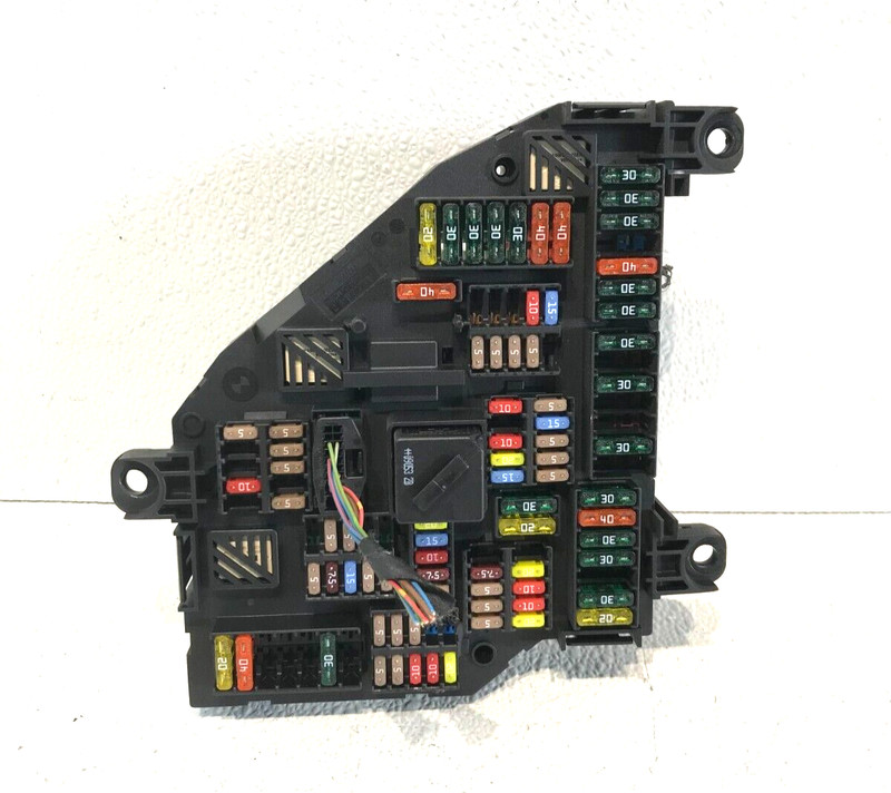 10-18 BMW 550i 650i 750i Rear Power Distribution Fuse Junction Box F01 F07 F10