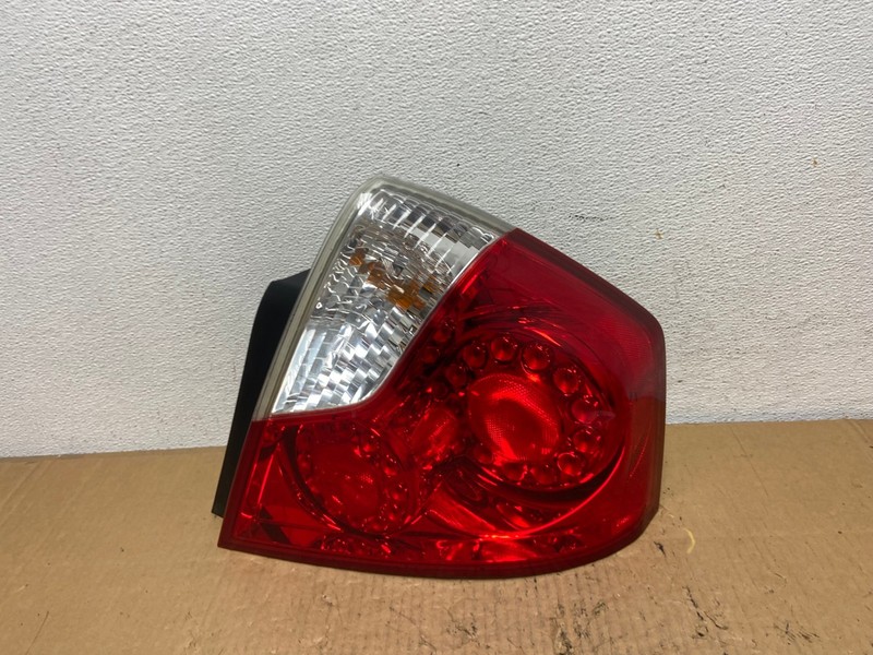 2006 2007 Infiniti M35 M35X M45 Right Passenger Side Tail Light Oem AD1141 LK