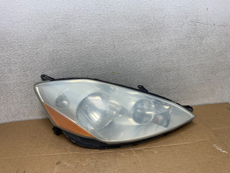 2006 to 2010 Toyota Sienna Right Passenger Rh Side Headlight Halogen Z1381 DW