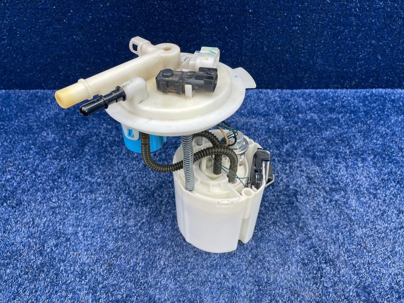 2006-2009 PONTIAC SOLSTICE OEM Fuel Pump Assembly 2.4LCylinder