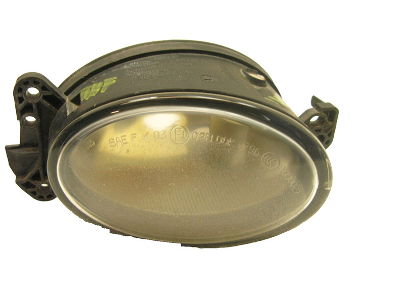 06-09 MERCEDES W209 CLK550 CLK350 CLK500 FOG LAMP LIGHT PASSENGER RIGHT 040219B