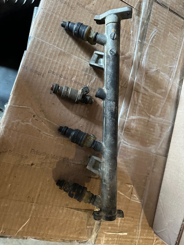 90-94 ECLIPSE TALON LASER 1.8 OEM FUEL INJECTOR RAIL W/ 4 INJECTORS