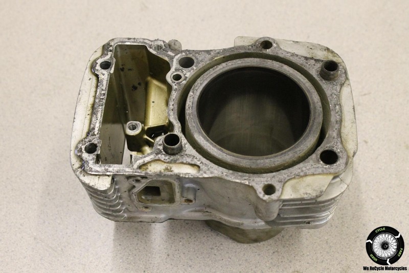 1986 Suzuki Intruder 700 Vs700 Engine Motor Piston Cylinder Block Jug VS 86