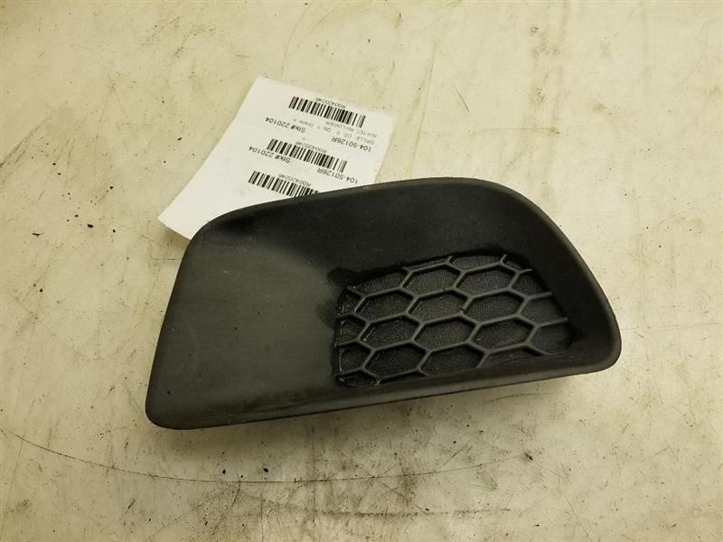 06 SCION XA PASSENGER RIGHT LOWER GRILLE