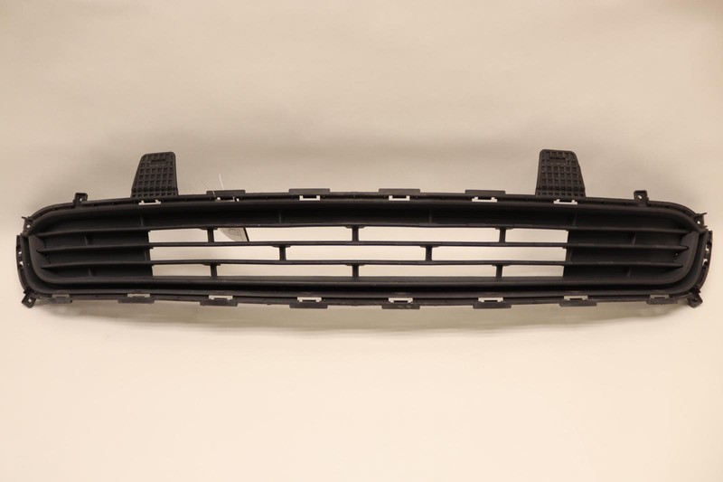 2016-2018 KIA OPTIMA SEDAN LX FRONT BUMPER LOWER GRILL GRILLE OEM