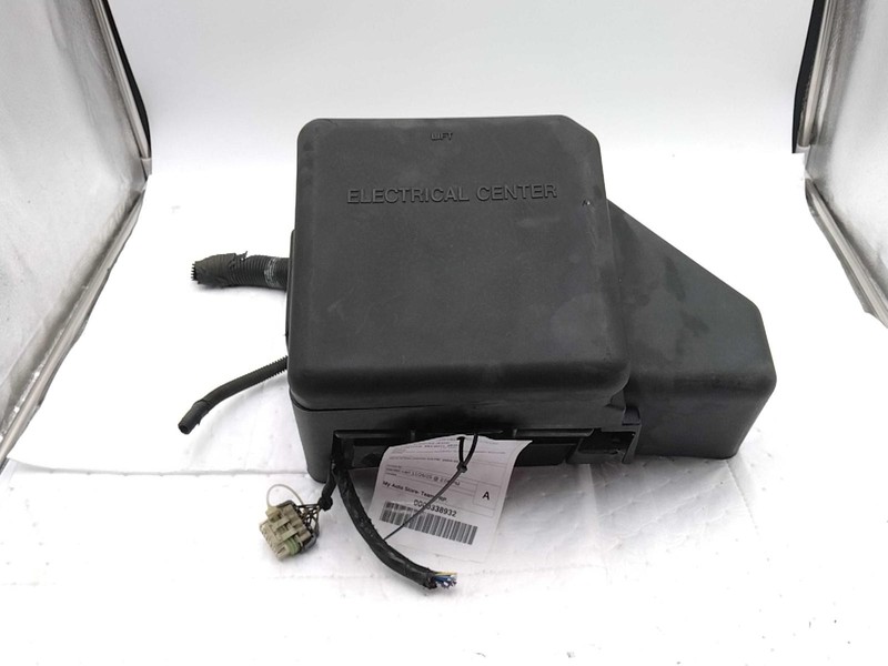 Used Engine Control Module (ECM) fits: 2002 Cadillac Escalade Electronic Control