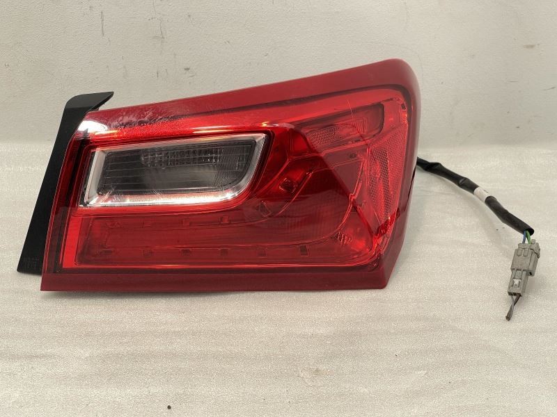 2016-2019 CHEVROLET MALIBU RIGHT TAIL LIGHT 15402