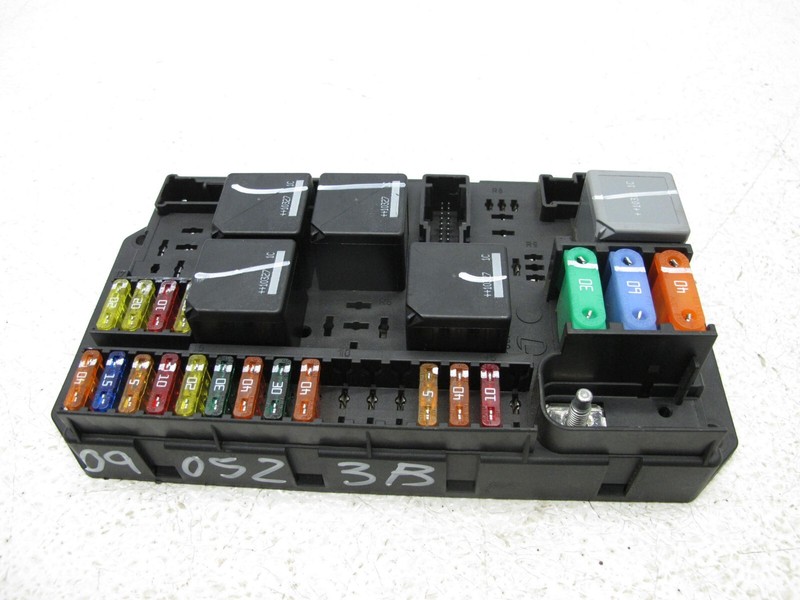 11-17 JAGUAR X351 XJ XJL XJR TRUNK FUSE RELAY CENTER JUNCTION BOX OEM 090523B