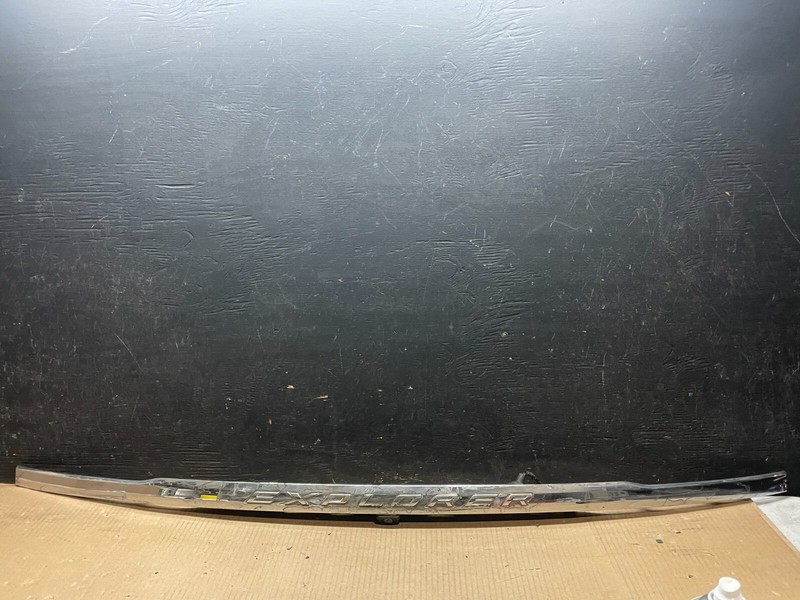 2011 to 2014 Ford Explorer Rear Tailgate Gate Trim Molding With Camera L9254 DG