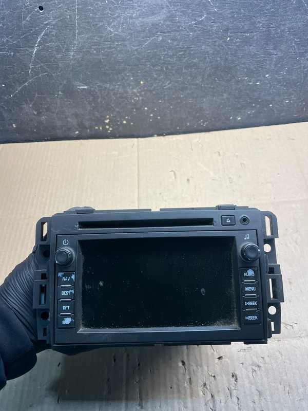 2007 to 2014 Chevrolet GMC Cadillac Radio Navigation Screen Display X8457 DG